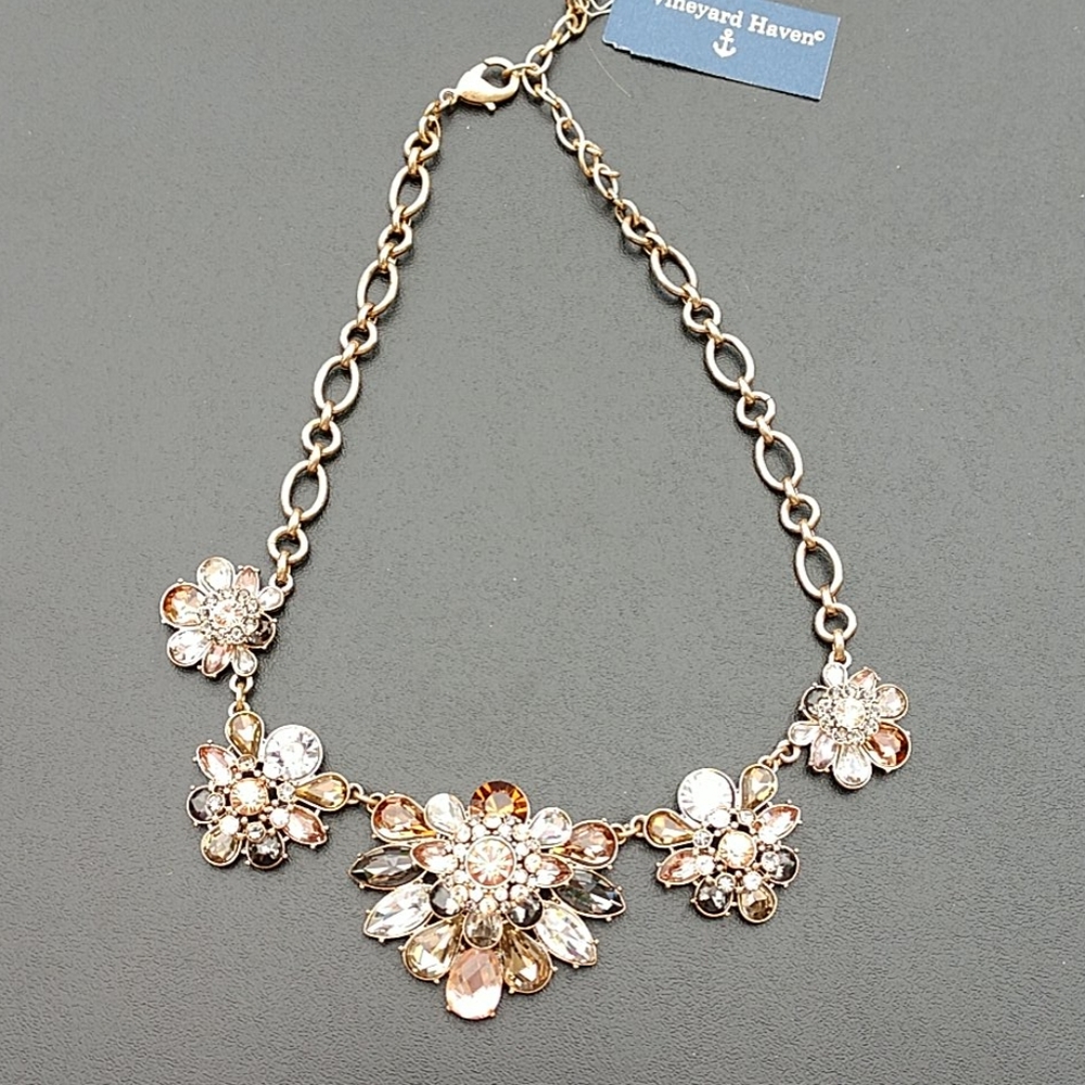 Bnwt Sparkly necklace